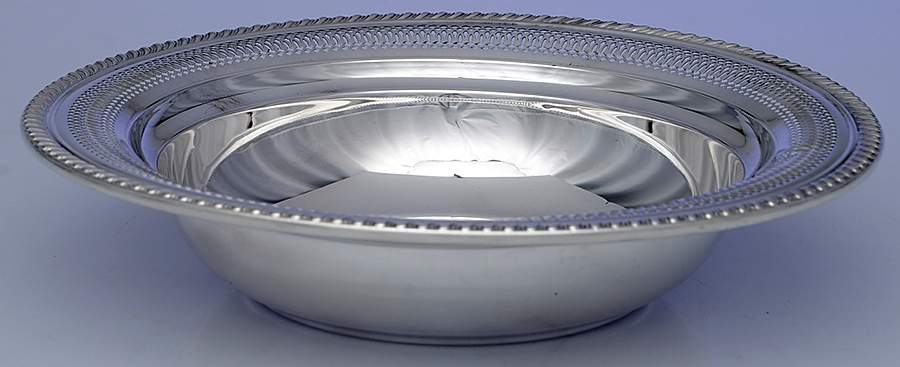 S235 (Sterling, Hollowware) 9" Pierced Round Vegetable Bowl by Alvin-1