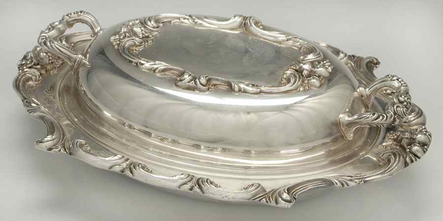 1720 (Silverplate, Hollowware) 12" Oval Double Vegetable by Amston-1