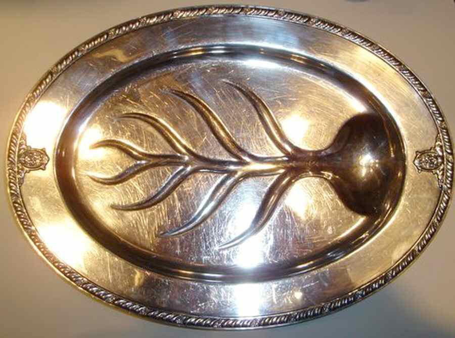 M102 (Silverplate, Hollowware) 16" Meat Platter with Well by Amcrest-1
