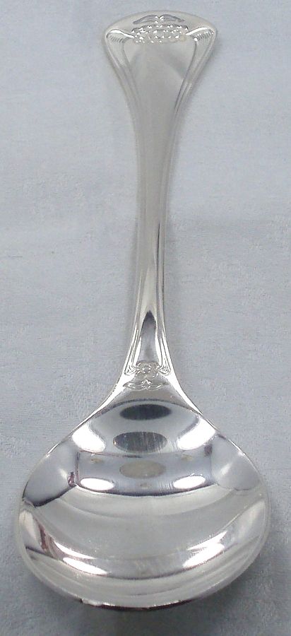 AUE25 (Silverplate) Solid Gravy Ladle by Auerhahn-1