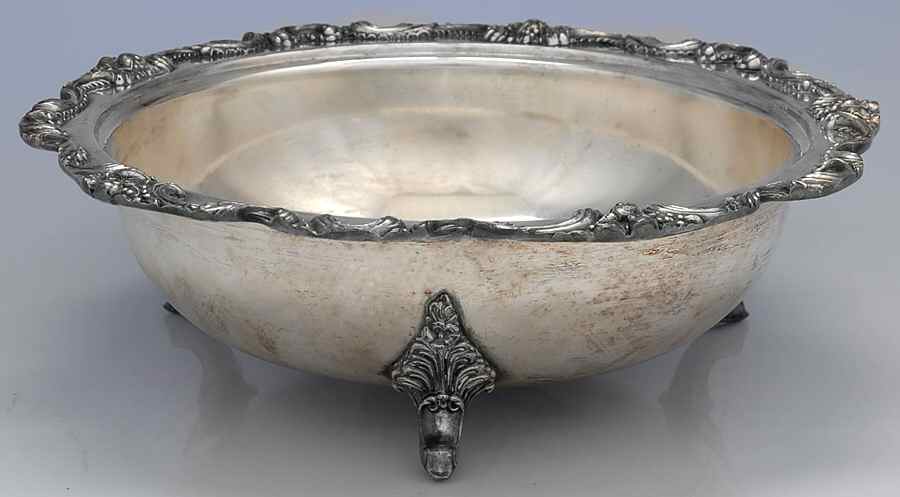 1720 (Silverplate, Hollowware) Round Covered Vegetable No Lid by Amston-1