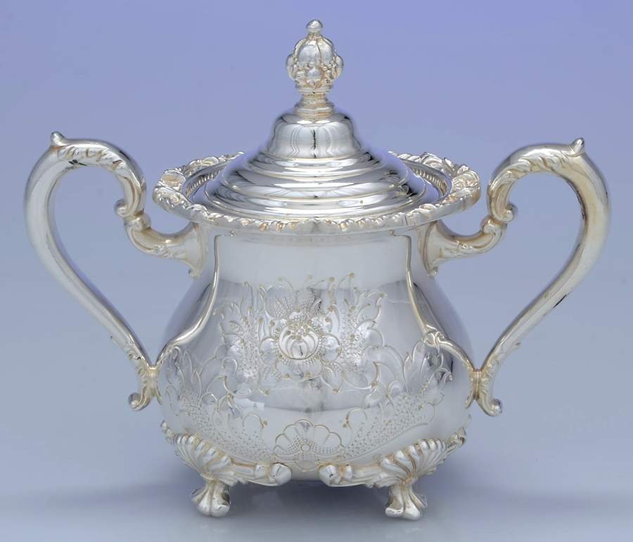 2045 (Silverplate, Hollowware) Sugar Bowl & Lid by Amston-1