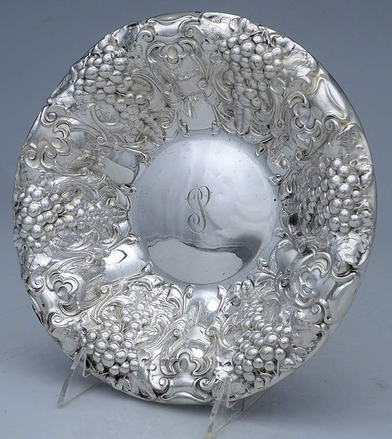 2687 (Sterling, Hollowware) 9" Round Vegetable Bowl by Alvin-1