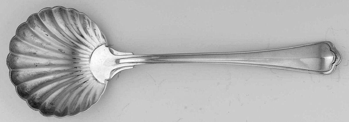 Saint Mark (Sterling) Solid Shell Berry/Casserole Spoon by Buccellati-1