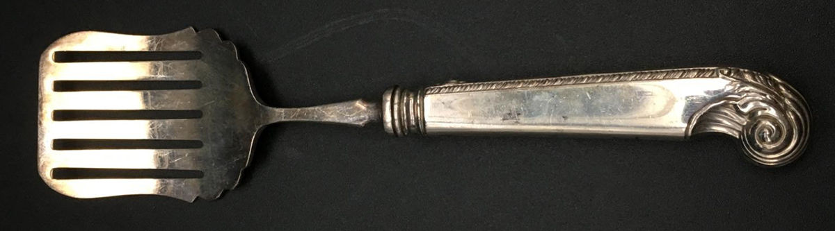 George II-Plain (Sterling, 1914) Hollow Handle Pistol Grip Toast Server by Birks Silver-1