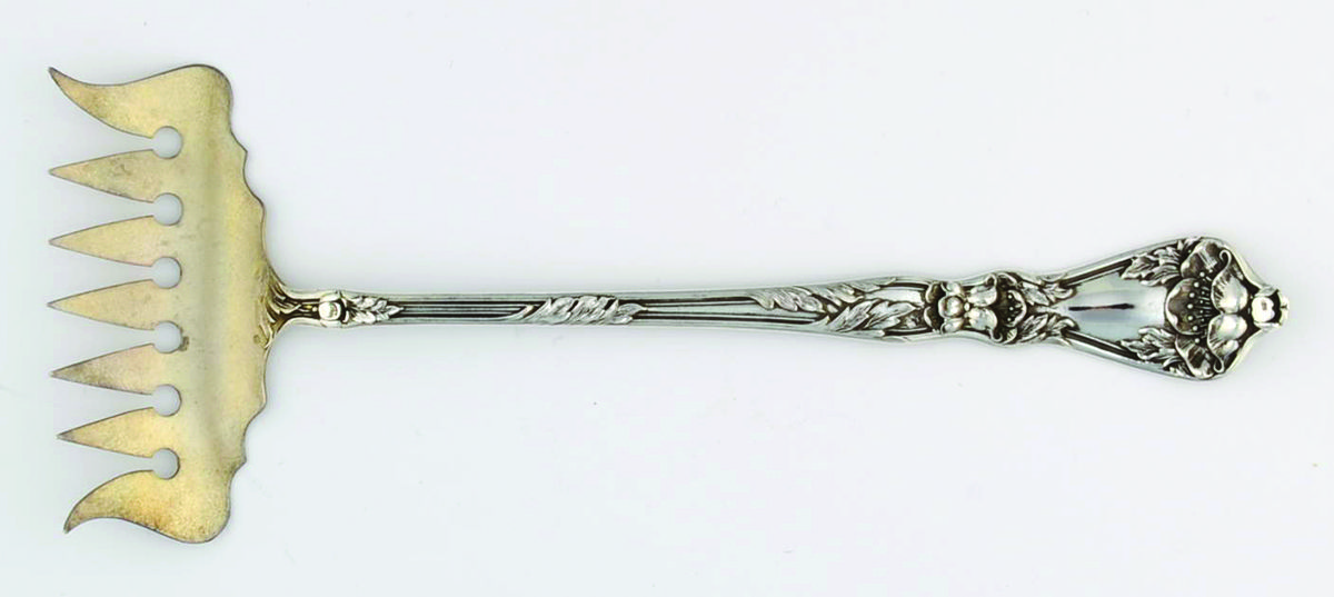 Poppy (Sterling) Large Solid Tined Sardine Serving Fork by Baker Manchester-1