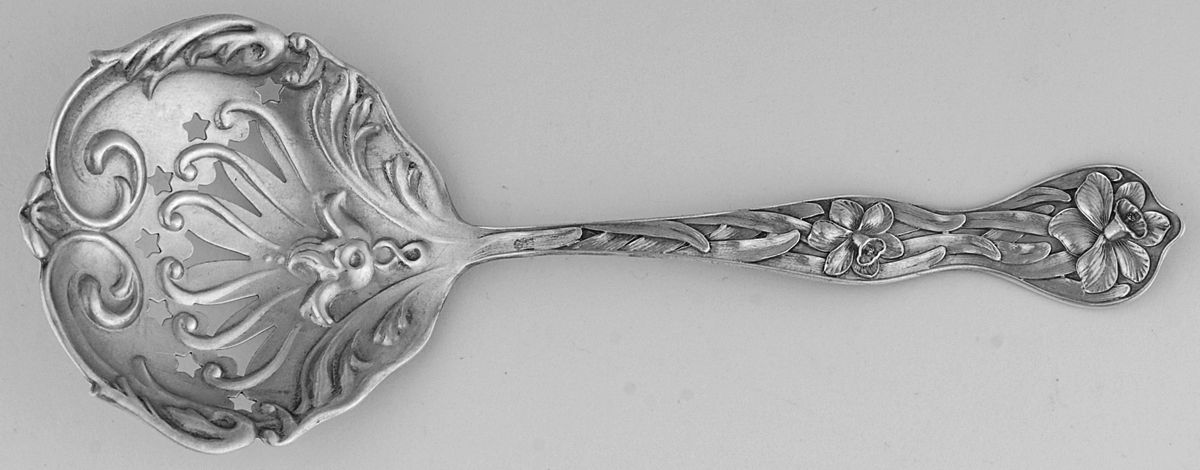 Daffodil (Sterling, 1900) Solid Bon Bon Spoon with Design Bowl by Baker Manchester-1