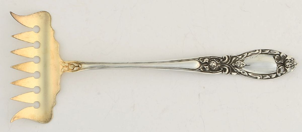 Lady Clare (Sterling, 1914) Large Solid Tined Sardine Serving Fork by Baker Manchester-1
