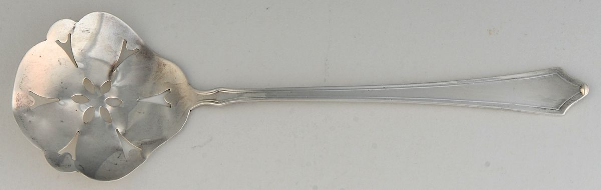 Roger Williams (Sterling, 1918) Small Tomato Server,  Solid Piece by Baker Manchester-1