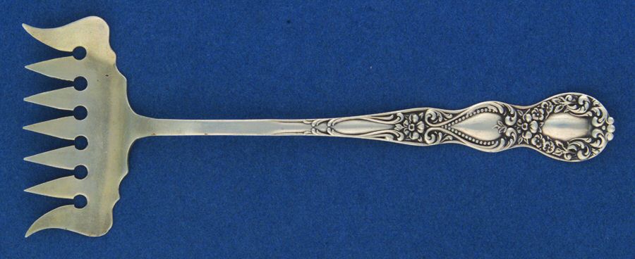 BMS25 (Sterling) Large Solid Tined Sardine Serving Fork by Baker Manchester-1