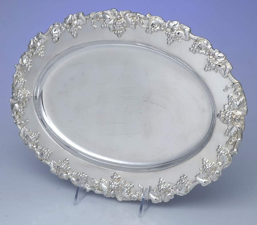 5610 (Silverplate, Hollowware) 13" Oval Serving Platter by Barbour Silver (USA)-1