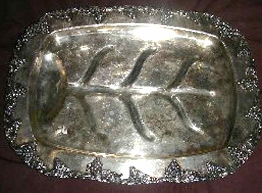 1814 (Silverplate, Hollowware) Medium Plated Meat Platter with Well by Benedict-1