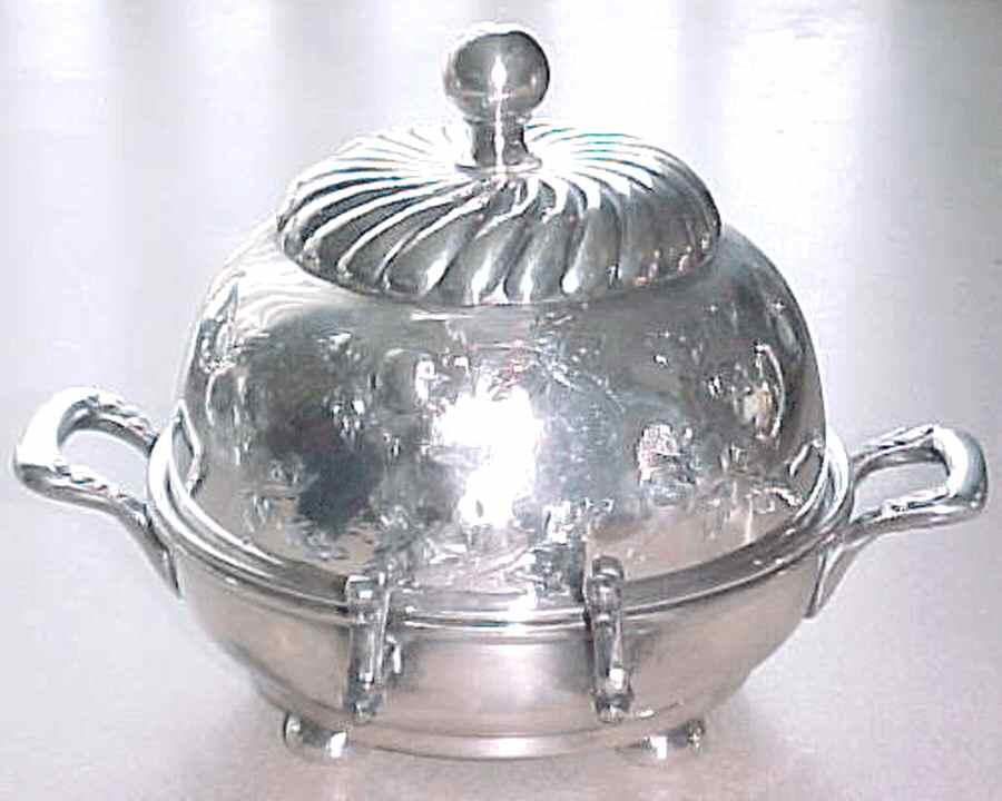 1002 (Silverplate, Hollowware) Plated Covered Round Butter by Barbour Silver (USA)-1