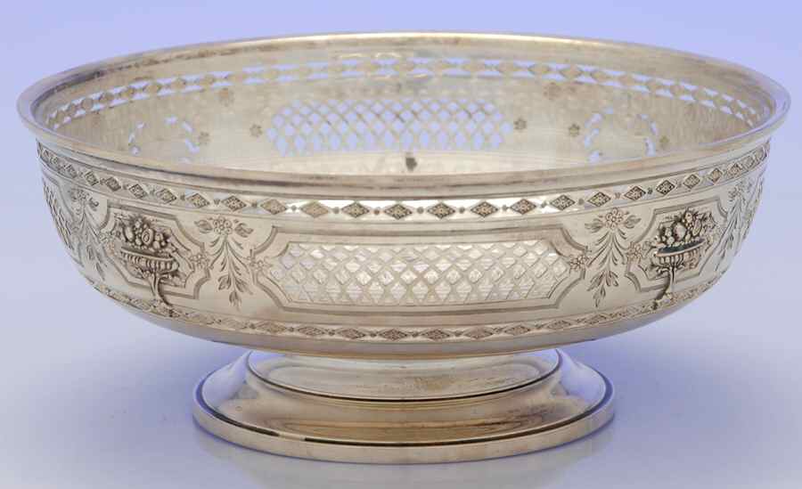 7258 (Sterling, Hollowware) 8" Pierced Pedestal Bowl with Glass Liners by Bailey, Banks & Biddle-1