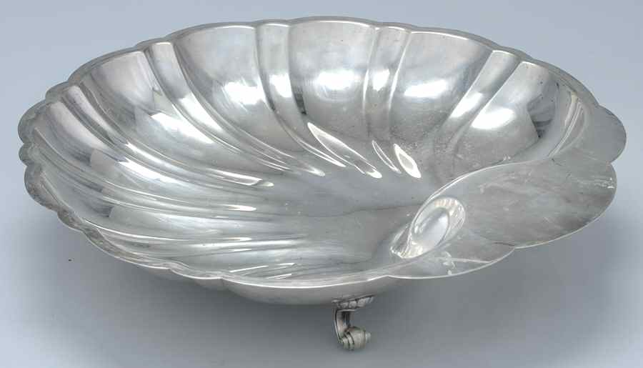 81 (Silverplate, Hollowware) 14" 3 Toed Shell Shape Bowl by Bristol Plate -1