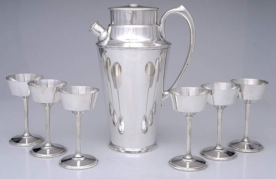 6727 (Silverplate, Hollowware) 7 Piece Martini Set (Shaker & 6 Cups) by Barbour Silver (USA)-1
