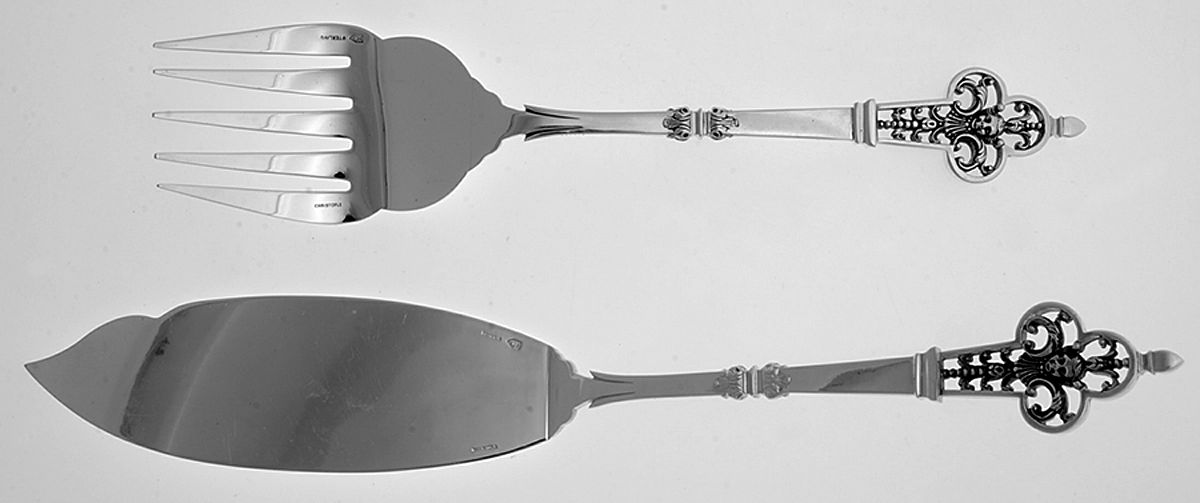 Renaissance (Sterling, 1991) 2 Piece Large Solid Fish Serving Set by Christofle France-1