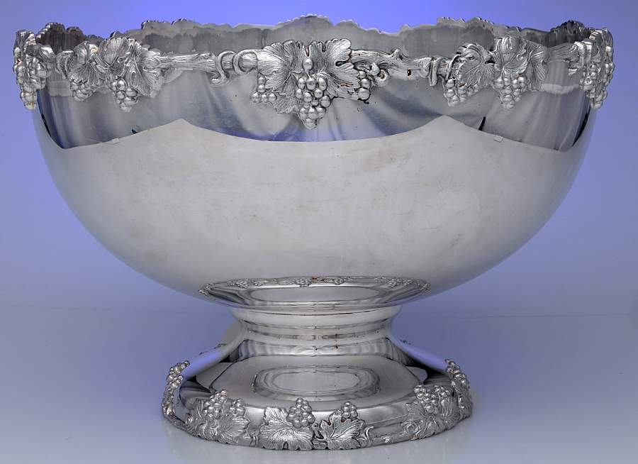1089 (Silverplate, Hollowware) Punch Bowl by Crescent Silverware-1