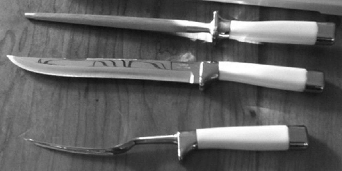 Vogue II (Stainless, Cutlery) Small Steak 3-Piece Carving Set with Stainless Blade by Towle Silver-1
