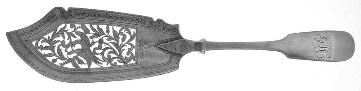 C4S1 (Sterling) Large Solid Bright Cut Fish Server by Charles Shipway-1
