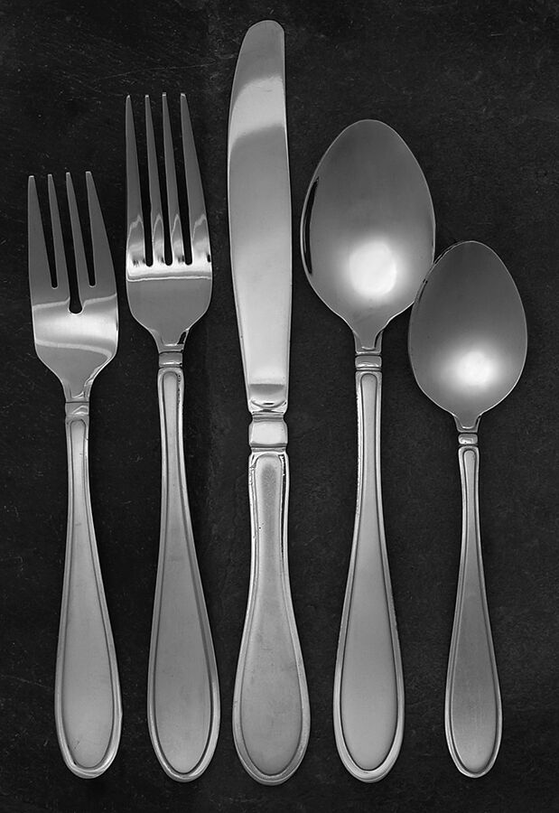 Evanston Sand (Stainless, Outlined Ridge Back) 5 Piece Place Setting by Cambridge Silver-1