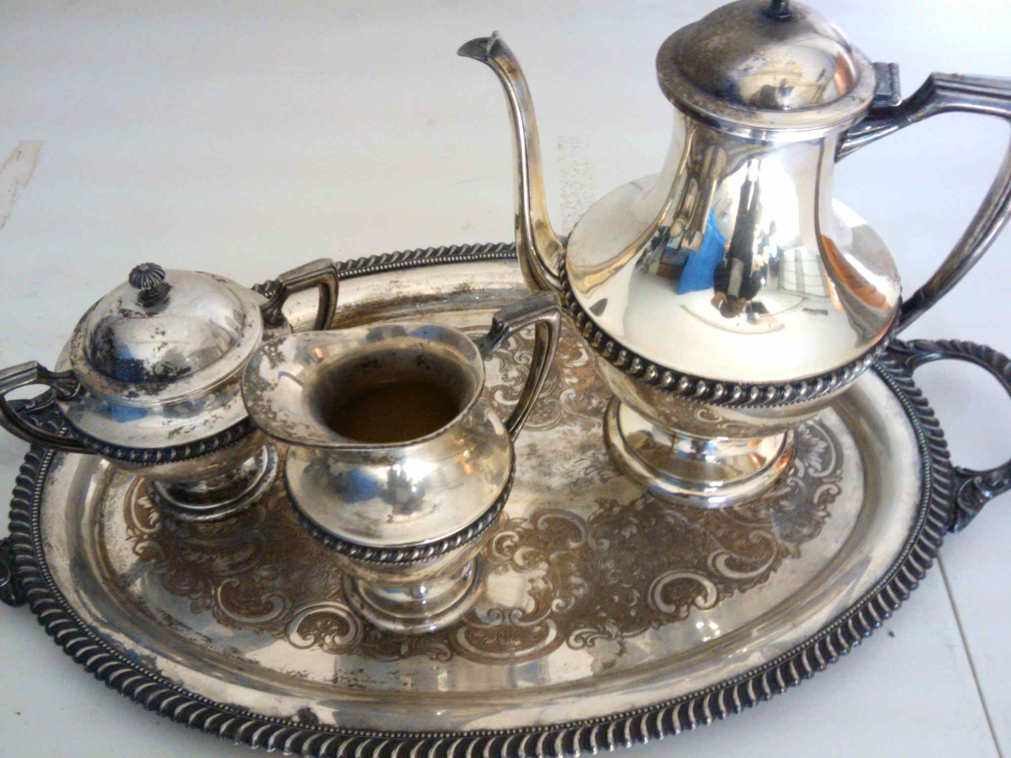 2950 (Silverplate, Hollowware) Plated 3-Piece Coffee Set with Tray by Crescent Silverware-1