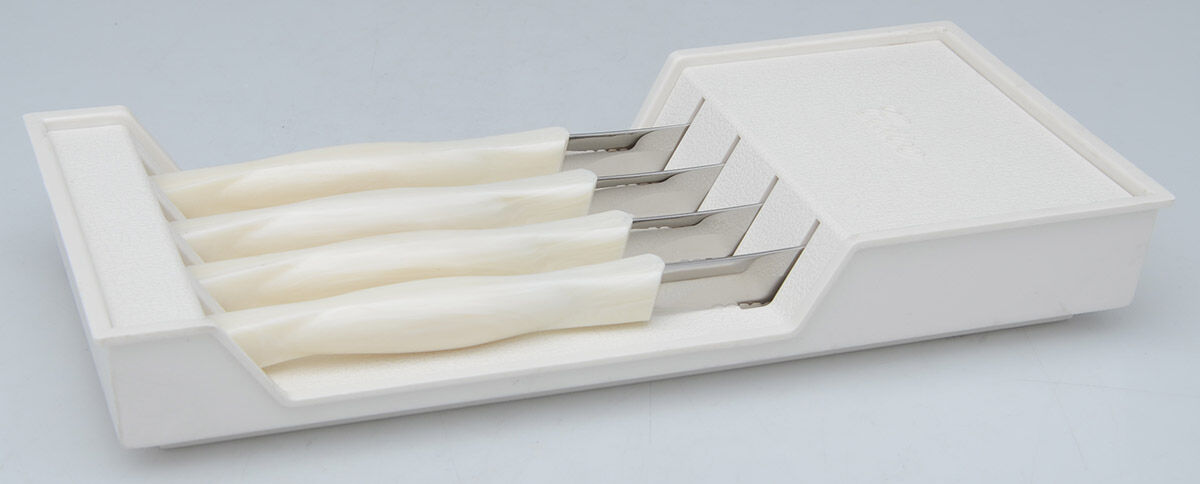 CUE3 (Stainless) Modern Hollow Knife - Set of 4 with Case by Cutco Silver-1