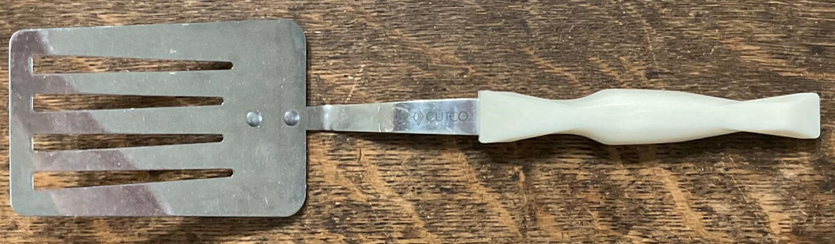 CUE3 (Stainless) Spatula by Cutco Silver-1