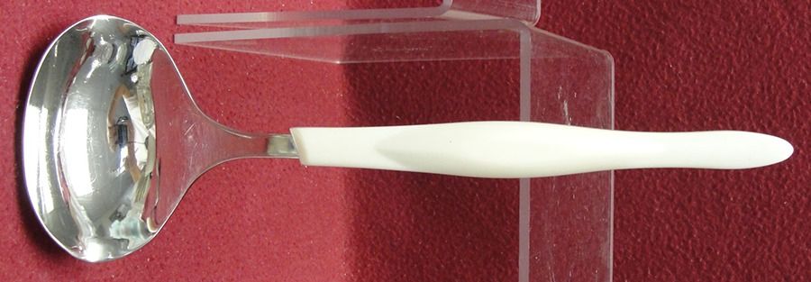 CUE3 (Stainless) Solid Gravy Ladle by Cutco Silver-1