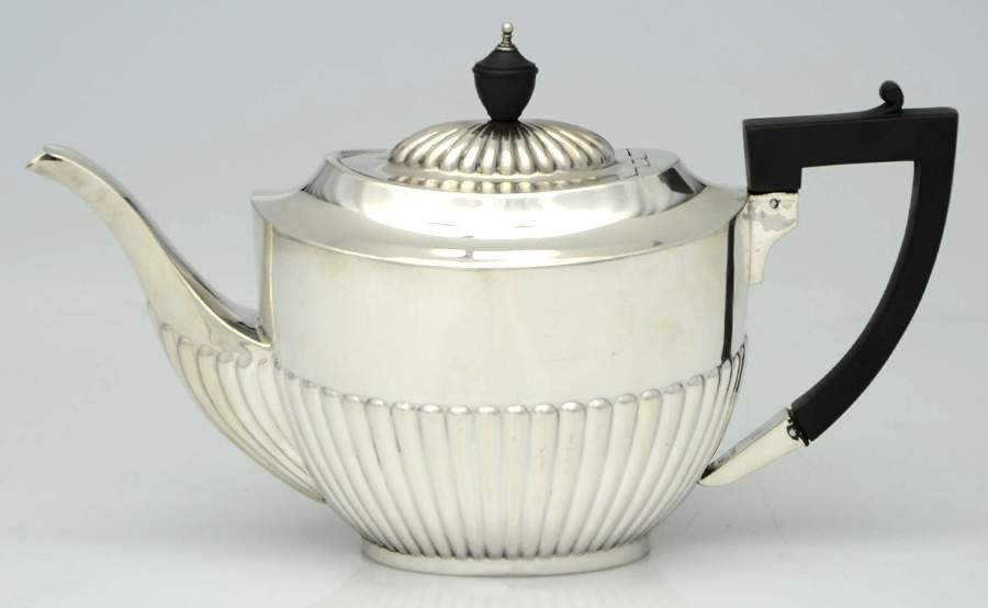 CQB5 (Sterling, Hollowware) Teapot by Charles Boyton&Son-1