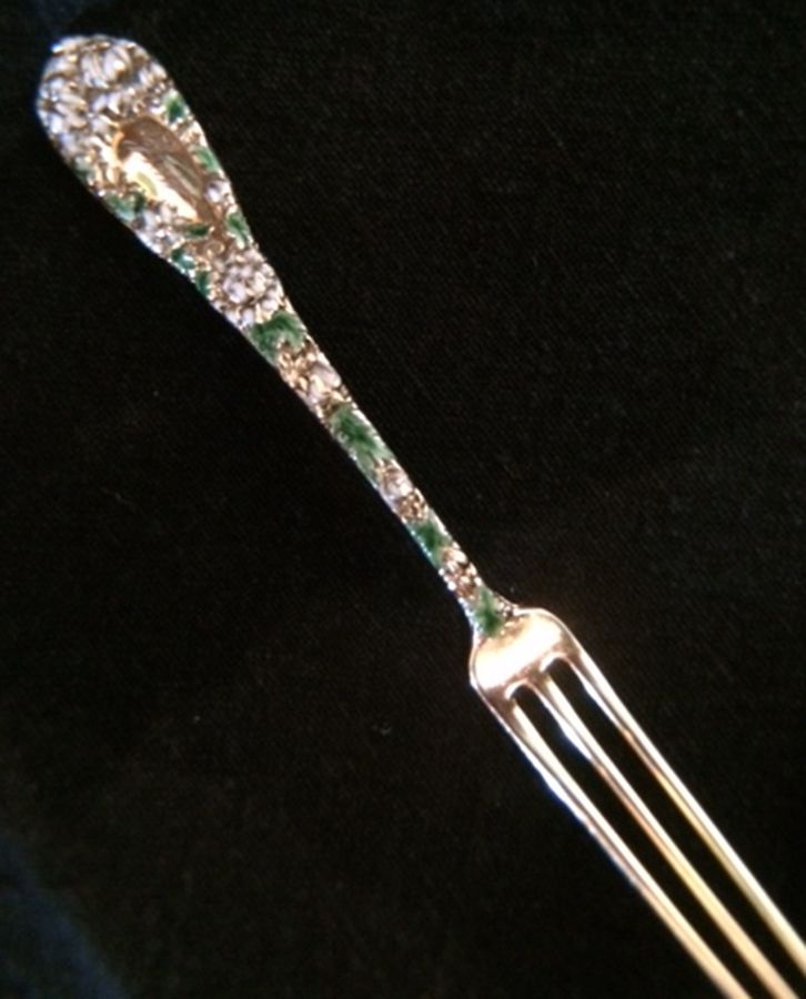 Chrysanthemum (Sterling, 1893) Individual Enameled Handle Berry Fork by Durgin-1