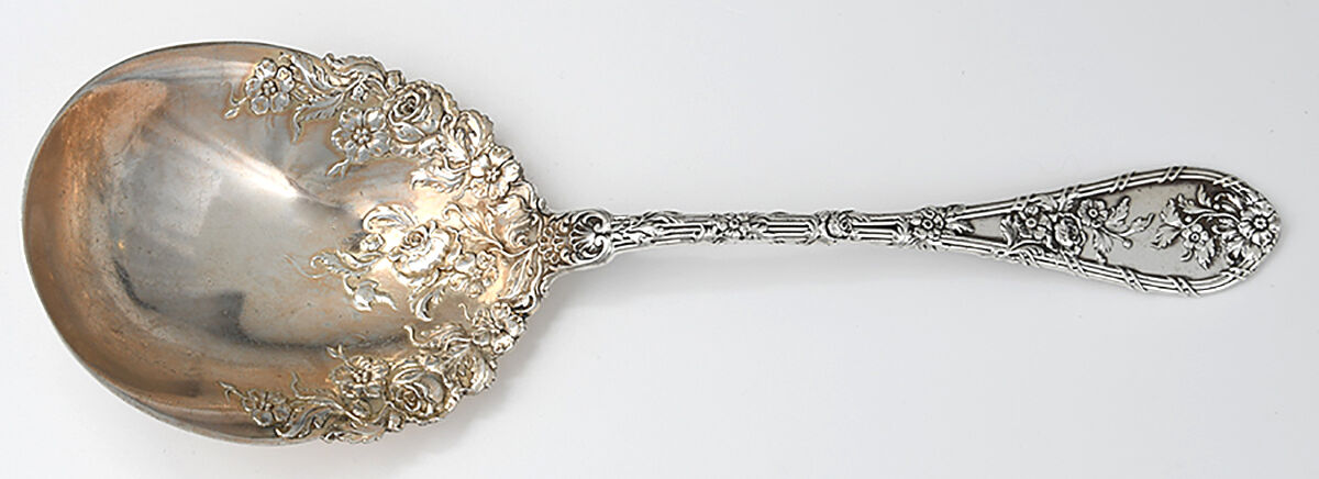 Dauphin (Sterling, 1897, No Monograms) Large Solid Berry/Casserole Spoon by Durgin-1