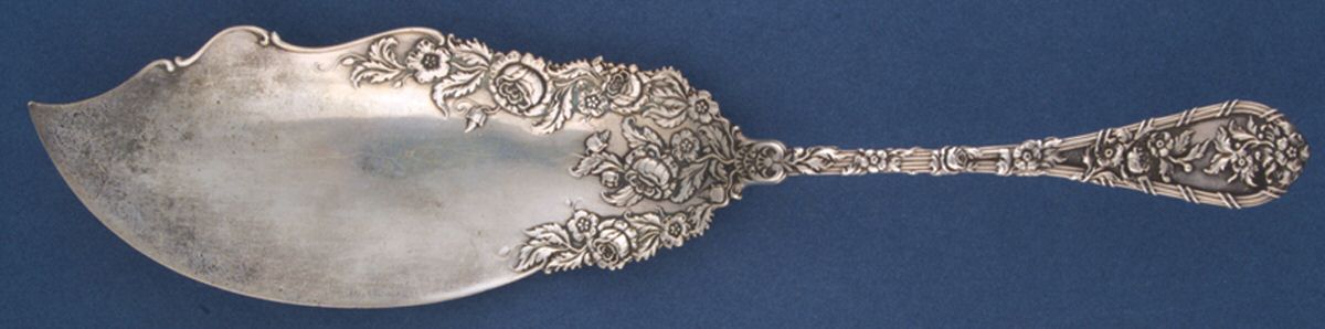 Dauphin (Sterling, 1897, No Monograms) Small Solid Fish Serving Knife by Durgin-1