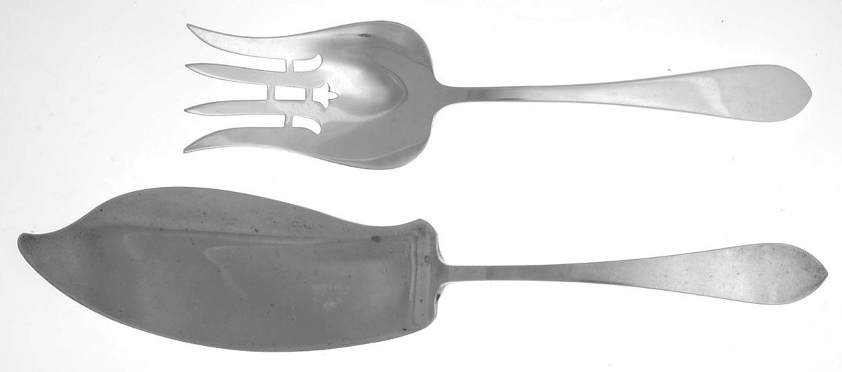 Pointed Antique (Sterling) 2 Piece Large Solid Fish Serving Set by Dominick & Haff-1