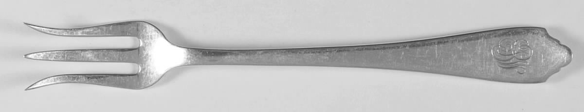 Yorktown (Sterling, 1920) Cocktail/Seafood Fork by Dominick & Haff-1