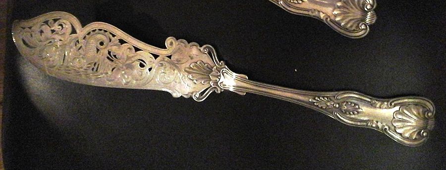Kings (Silverplate) Large Solid Fish Serving Knife by Elkington-1