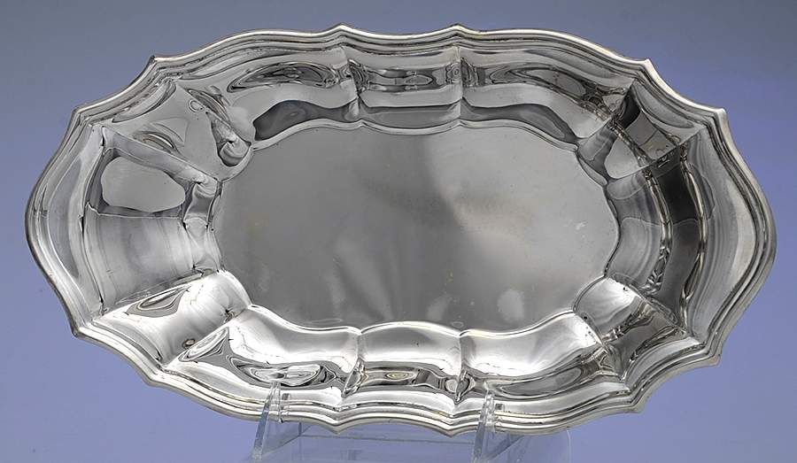 Silverplate Hollowware 12" Bread Tray by English Silver Mfg Co.-1