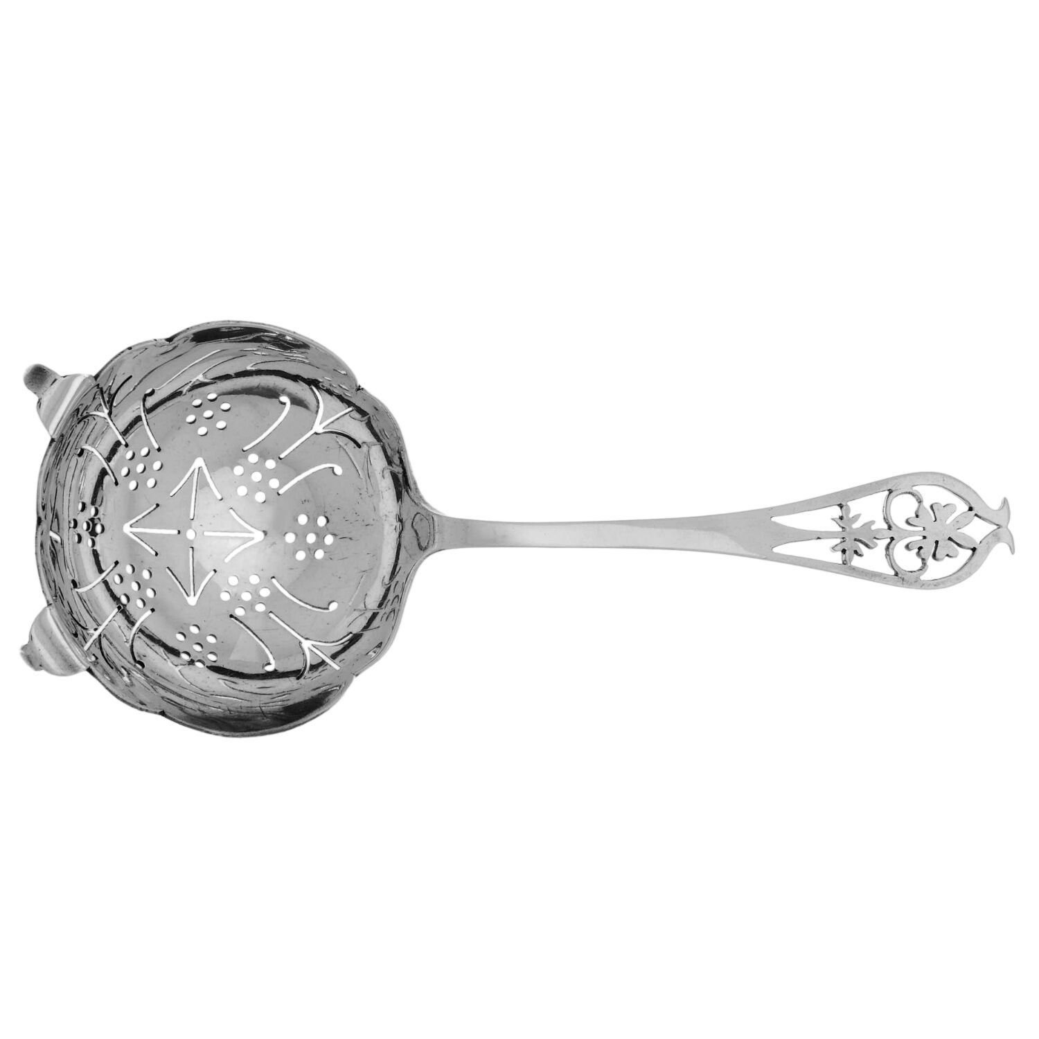 EV9 ((Sterling) Solid Individual Overcup Tea Strainer by E.Viners (Sheffield)-1