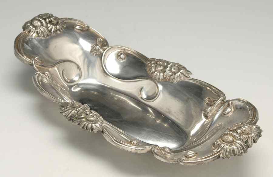 1612 (Silverplate, Hollowware) 14" Bread Tray by Eureka-1