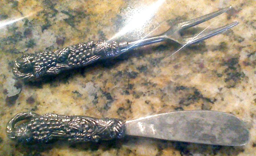 Grape (Silverplate) Butter Spreader Hollow Hdl-Paddle/Stainless Blade by Elegance Silver-1
