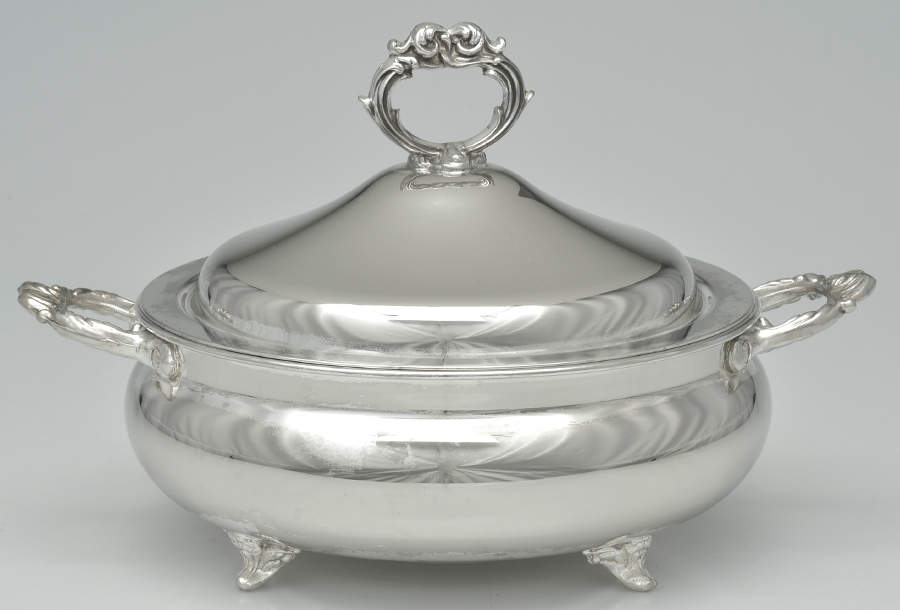 123E (Silverplate, Hollowware) Silverplate Round Covered Casserole by English Silver Mfg Co.-1
