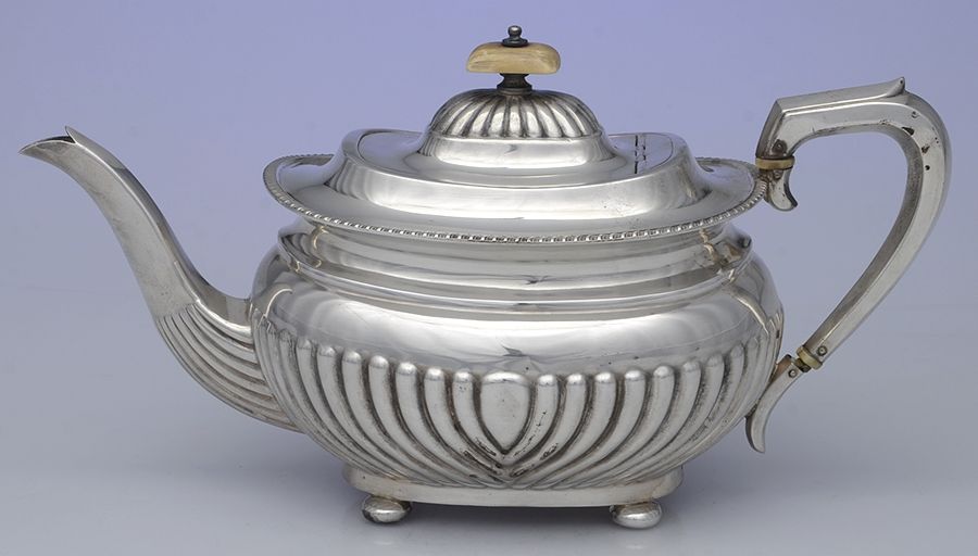 EV4 (Sterling, Hollowware) Teapot by E.Viners (Sheffield)-1