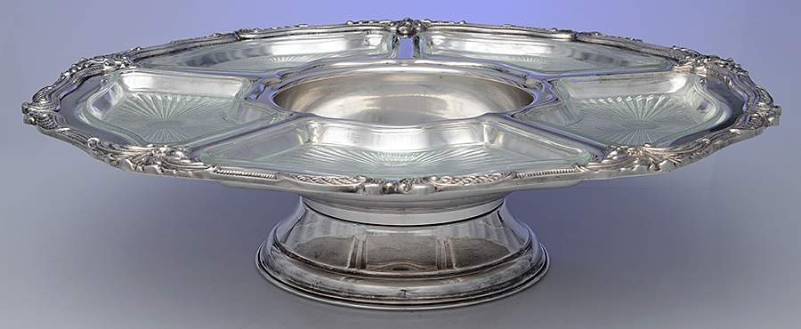 643C (Silverplate, Hollowware) Lazy Susan with Liner by English Silver Mfg Co.-1