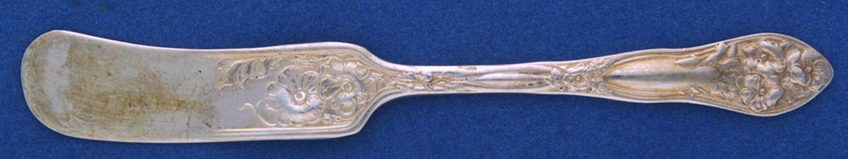 One (Silverplate) Flat Handle Butter Spreader by Fairfield Plate-1