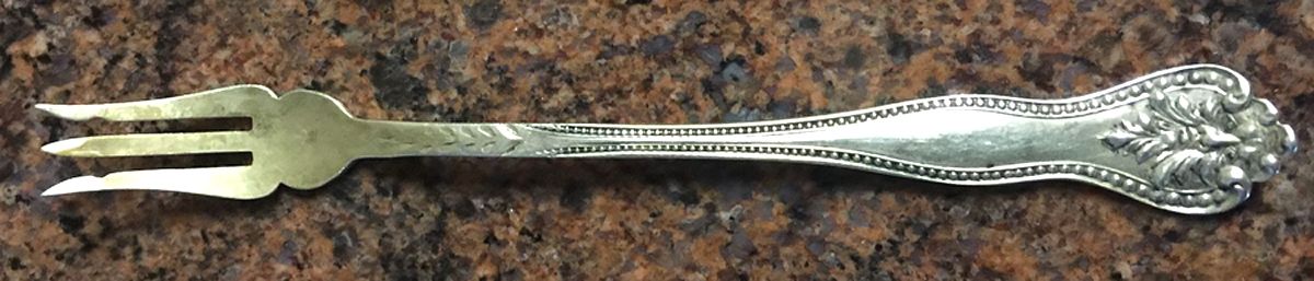 Avon (Sterling, 1900) Oyster Fork by Fessenden-1