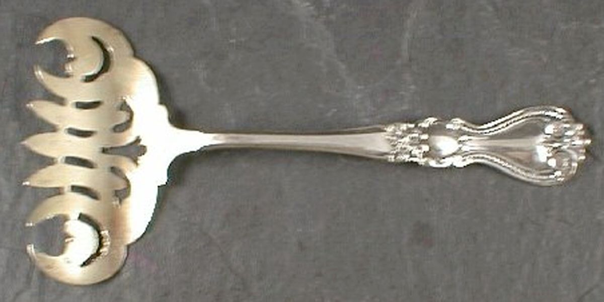 Newport (Sterling, 1900) Small Solid Tined Sardine Serving Fork by Fessenden-1