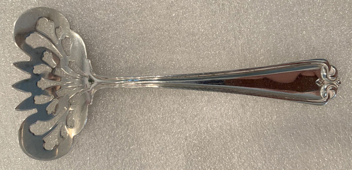 Tremont (Sterling, 1900) Small Solid Tined Sardine Serving Fork by Fessenden-1
