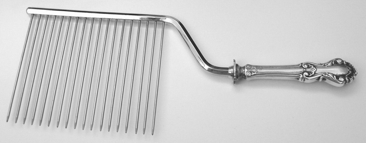 Georgian Shell (Sterling, 1948) Cake Breaker with Silverplate Prongs by Frank Whiting-1