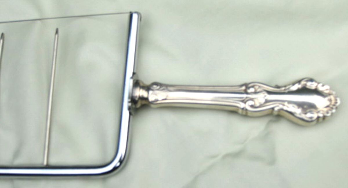Georgian Shell (Sterling, 1948) Wired Cheese Cutter by Frank Whiting-1