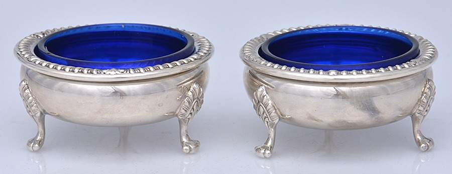 Georgian Shell (Sterling, 1948, Hollowwaree) Open Salt Master with Cobalt Liner - Set of 2 by Frank Whiting-1